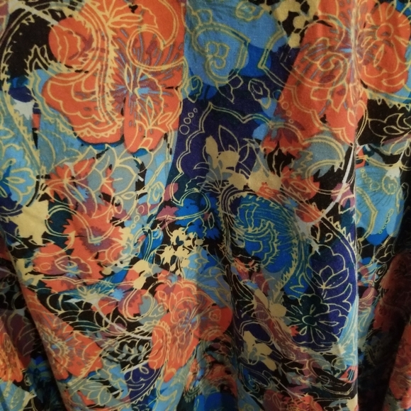 LuLaRoe Perfect T. Small. Loose fitting. Black. - Picture 6 of 7